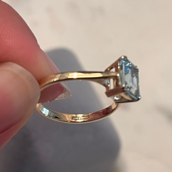 Emerald-Cut Aquamarine Ring with Solid Yellow Gold Setting - Women Jewelry - Picture 6 of 10